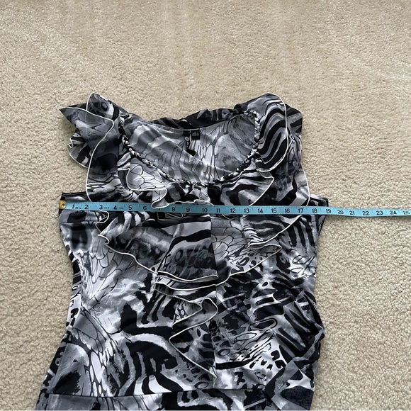 Milano - Ruffle Neck Sleeveless Top - Size: Medium - Picture 4 of 8